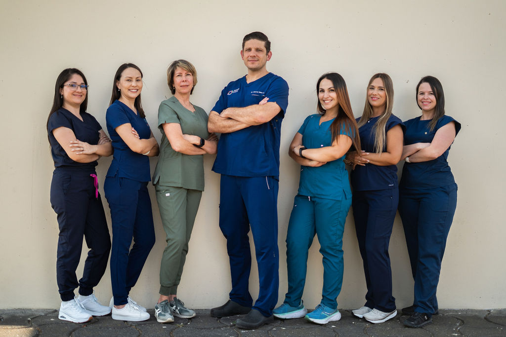 Equipo MediVeins en clínica